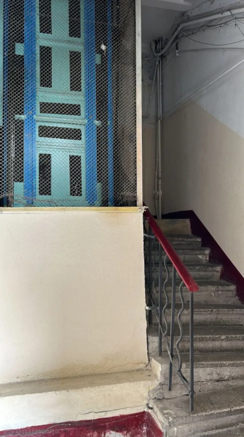 Satılır 5 otaqlı Mənzil Köhnə tikili 136.9 m² 28 May m. - şəkil 4