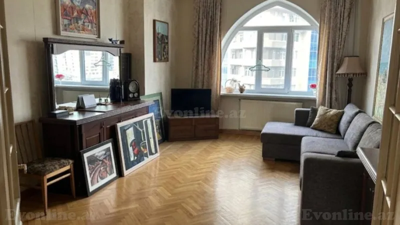Satılır 5 otaqlı Mənzil Köhnə tikili 136.9 m² 28 May m. - şəkil 5