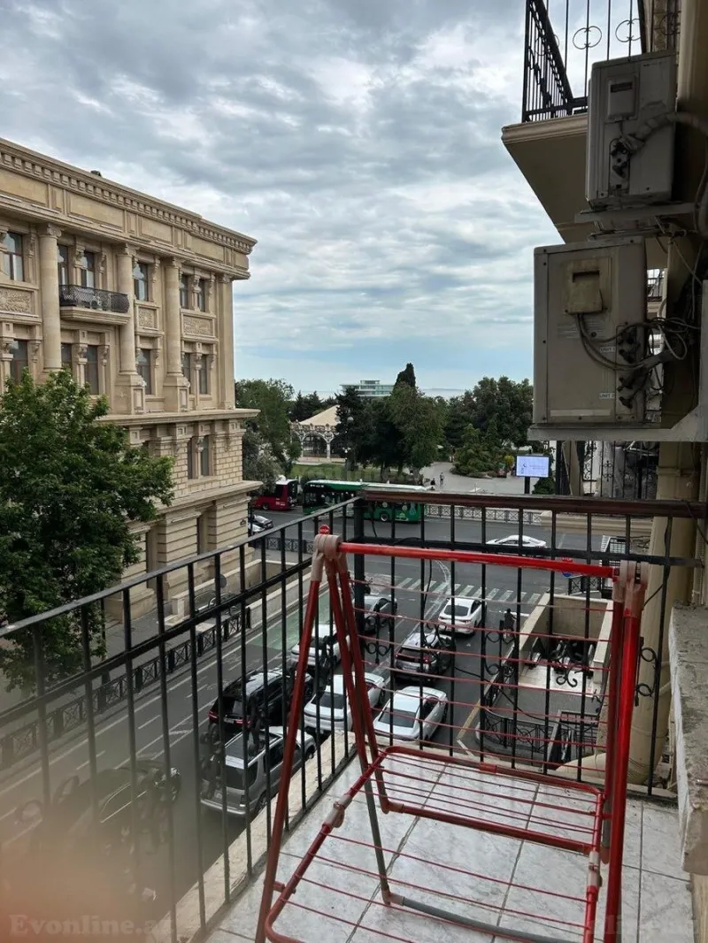 Kirayə verilir 2 otaqlı Mənzil Köhnə tikili 70 m² Bayıl - şəkil 3