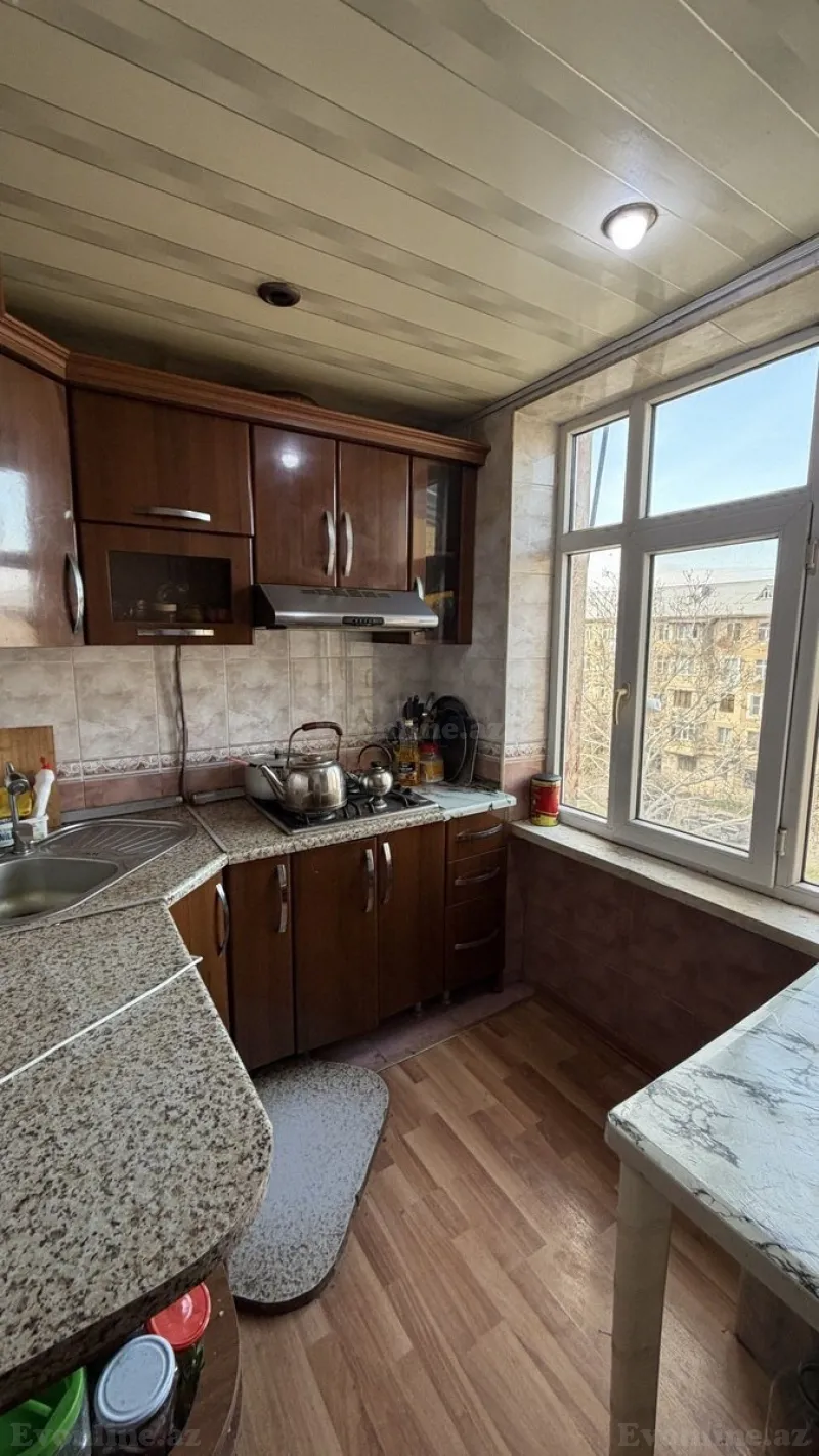 Satılır 3 otaqlı Mənzil Köhnə tikili 70 m² Sabunçu r. - şəkil 5