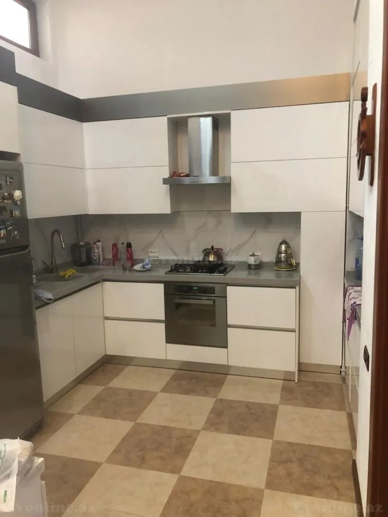 Satılır 4 otaqlı Mənzil Köhnə tikili 138 m² Sahil m. - şəkil 3