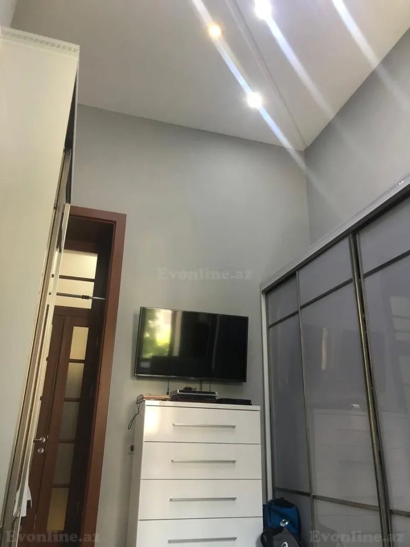 Satılır 4 otaqlı Mənzil Köhnə tikili 138 m² Sahil m. - şəkil 9