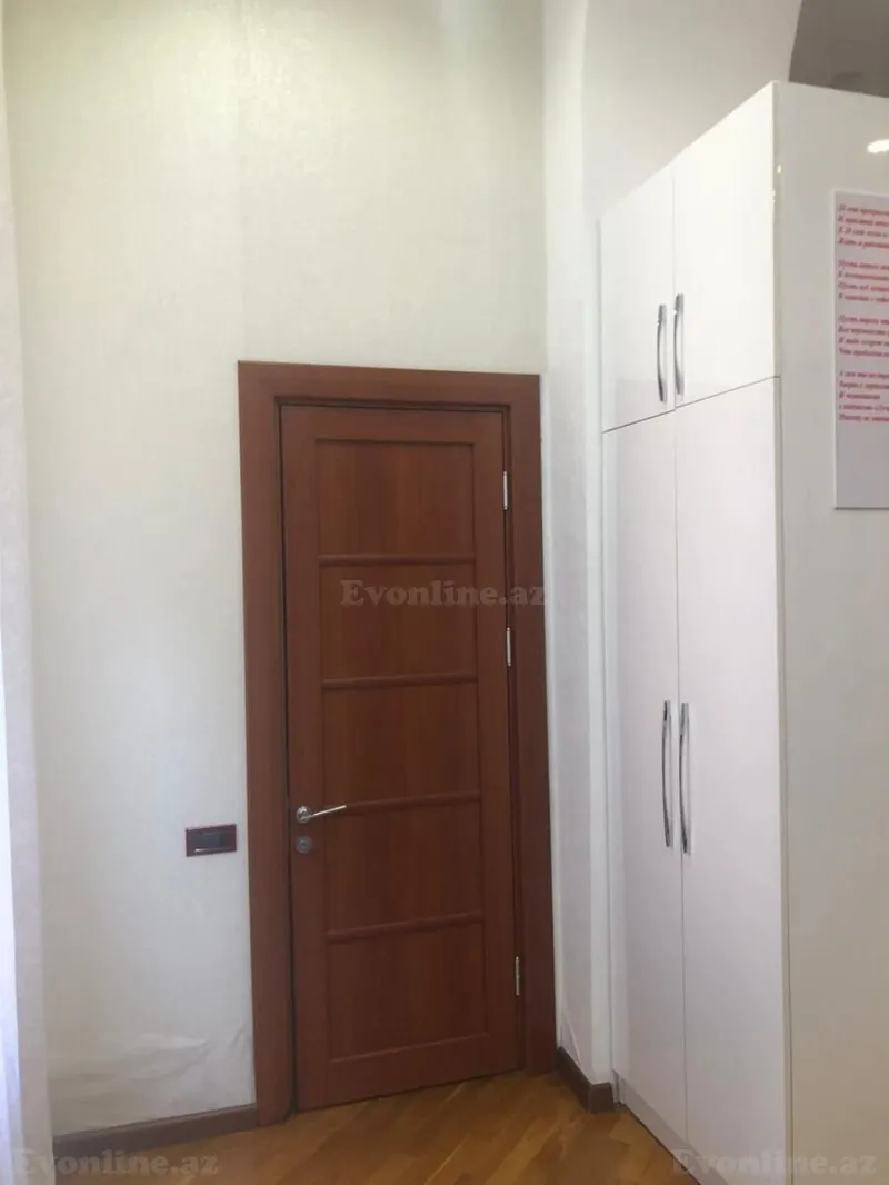 Satılır 4 otaqlı Mənzil Köhnə tikili 138 m² Sahil m. - şəkil 12