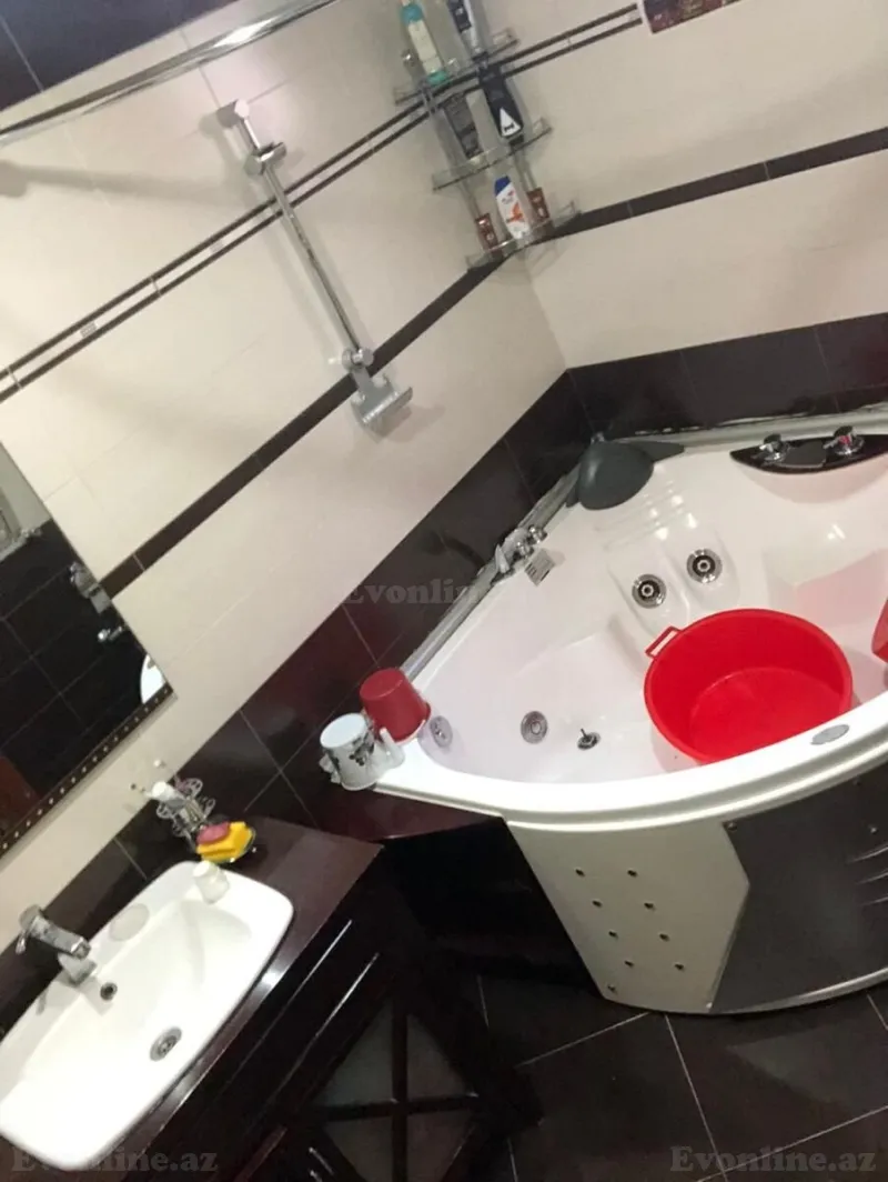 Satılır 4 otaqlı Mənzil Köhnə tikili 138 m² Sahil m. - şəkil 13