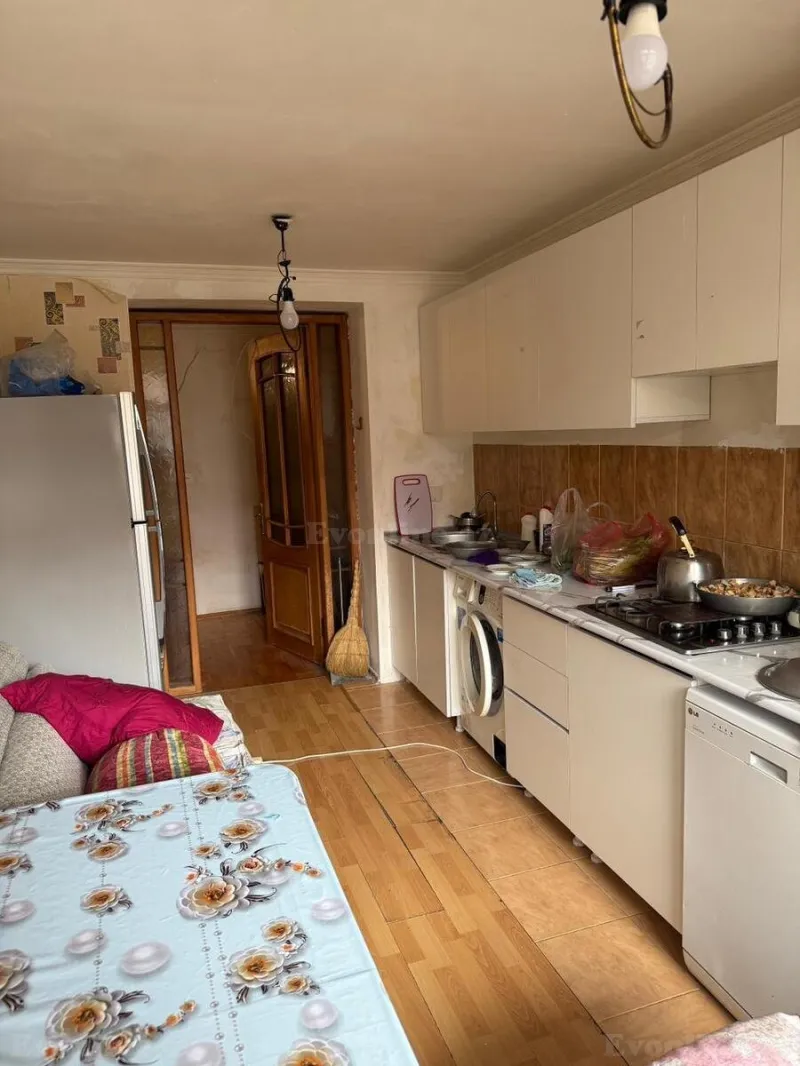3 otaqlı Mənzil 80 m² Yasamal r. Satılır