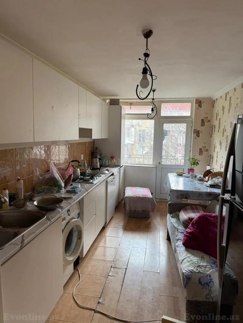 Satılır 3 otaqlı Mənzil Köhnə tikili 80 m² Yasamal r. - şəkil 2