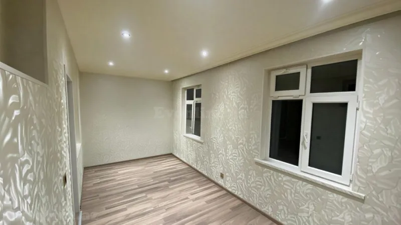 Satılır 2 otaqlı Mənzil Köhnə tikili 51 m² 9-cu mikrorayon - şəkil 2