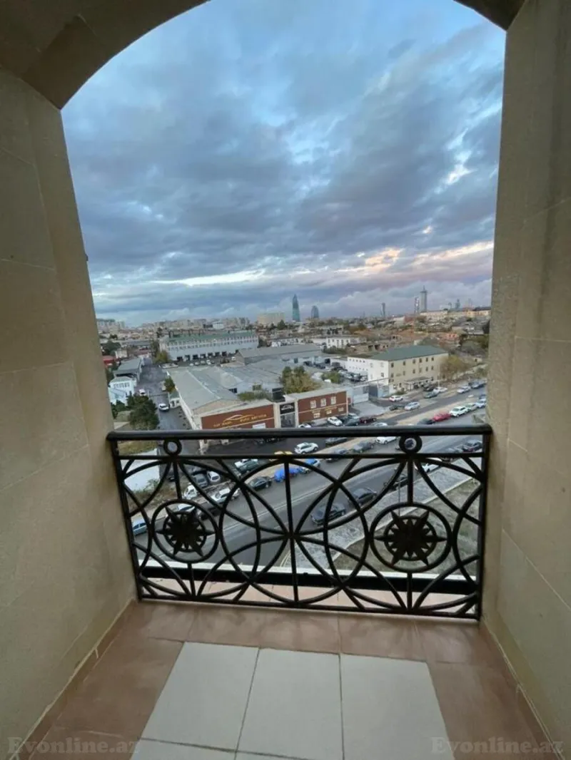 3 otaqlı Mənzil 120 m² Xətai r. Kirayə verilir