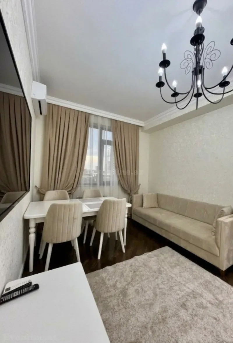 2 otaqlı Mənzil 70 m² Xətai m. Kirayə verilir