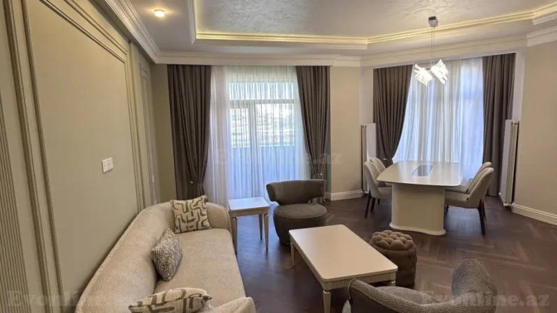 3 otaqlı Mənzil 110 m² Xətai m. Kirayə verilir