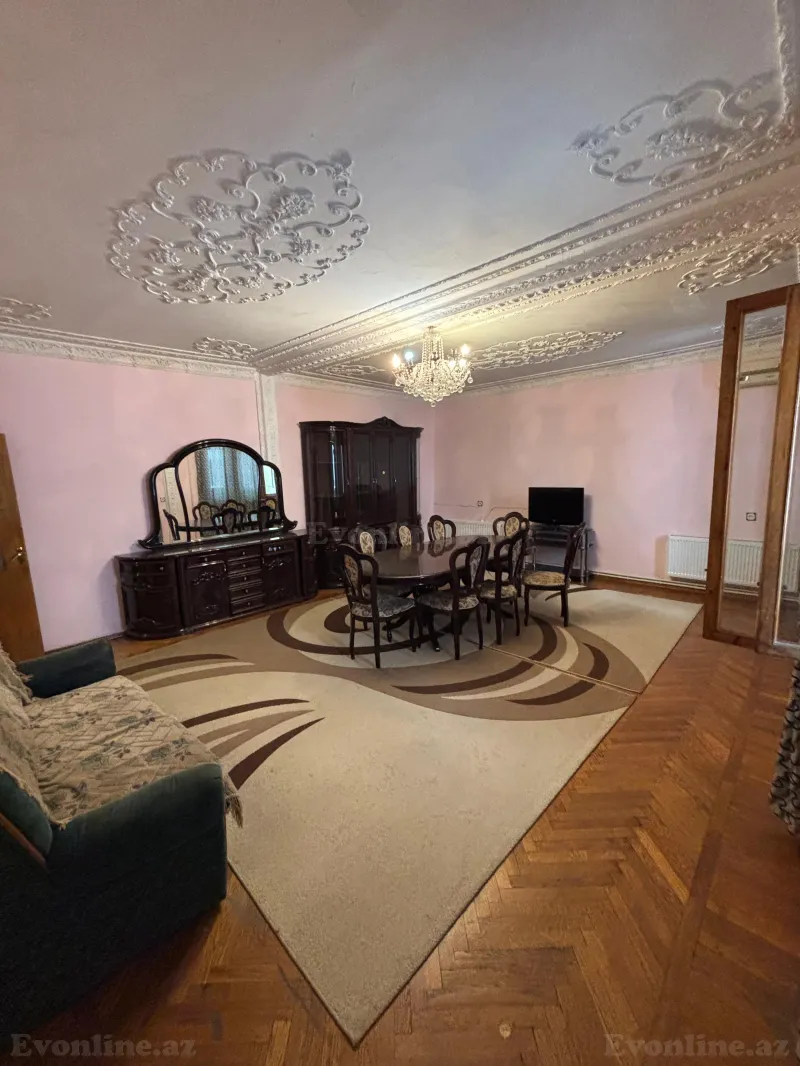 Kirayə verilir 4 otaqlı Mənzil Köhnə tikili 100 m² Q.Qarayev pr.