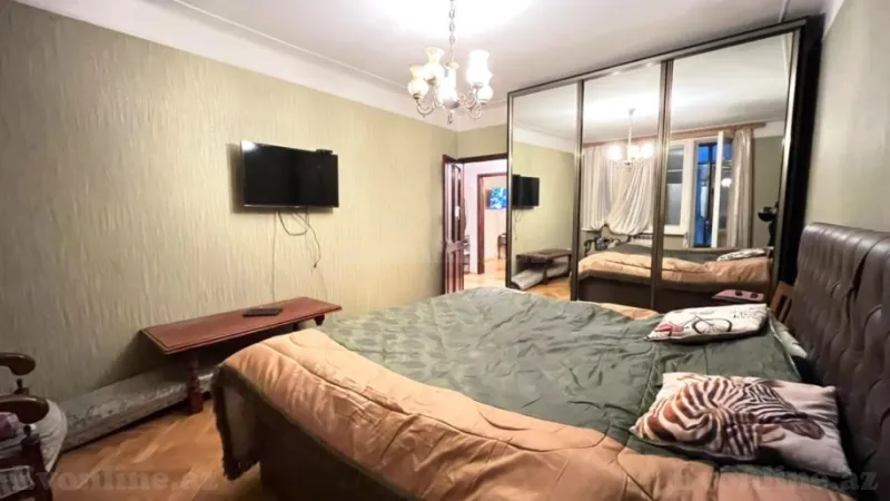 Satılır 3 otaqlı Mənzil Köhnə tikili 105 m² Gənclik m. - şəkil 4