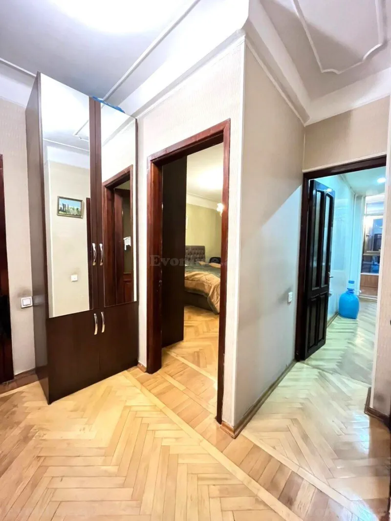 Satılır 3 otaqlı Mənzil Köhnə tikili 105 m² Gənclik m. - şəkil 12