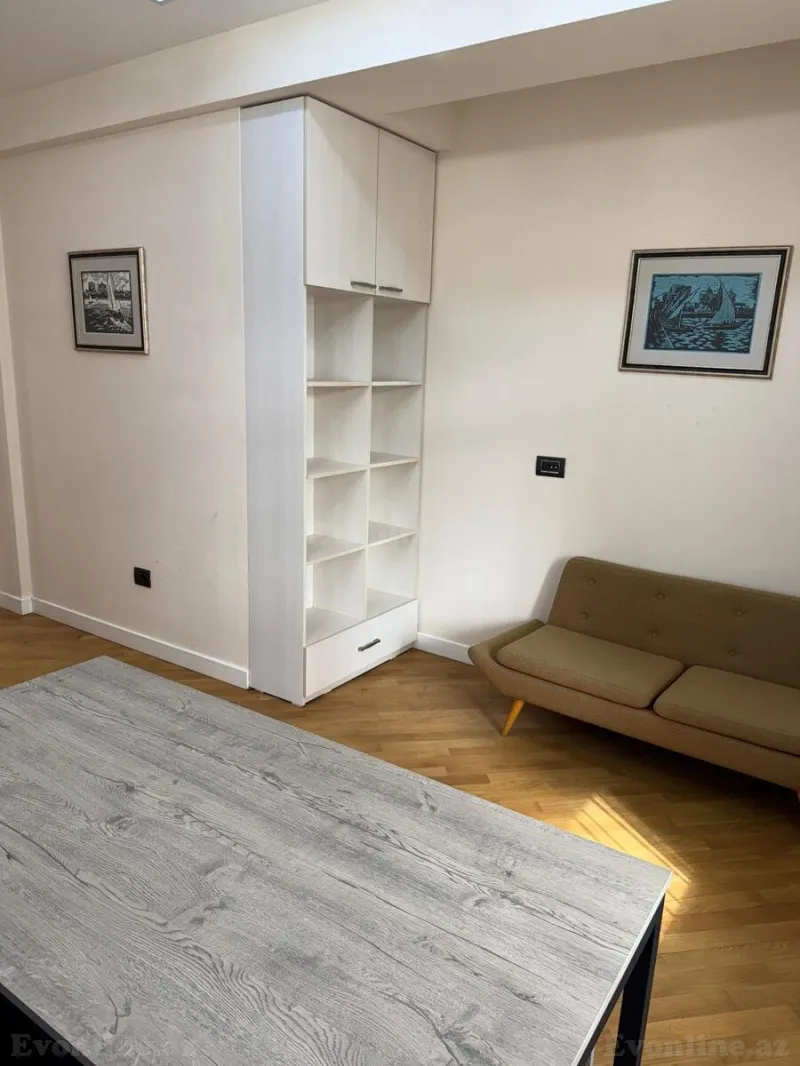 3 otaqlı Ofis 140 m² Xətai m. Kirayə verilir