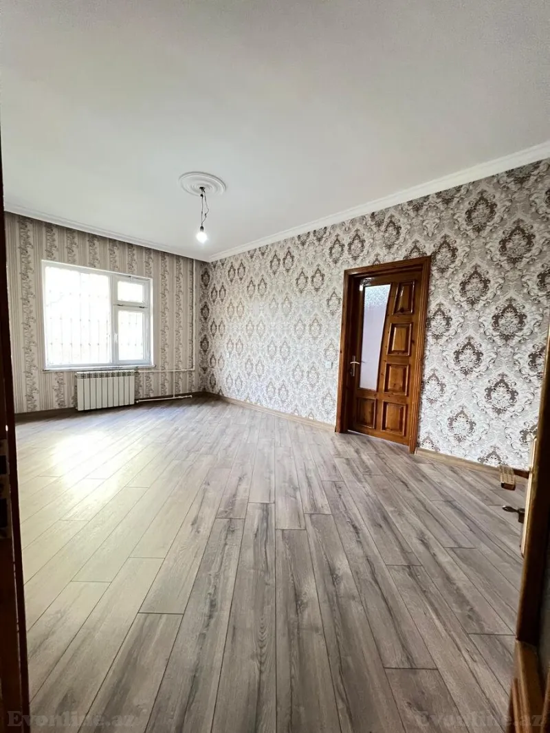 Satılır 4 otaqlı Mənzil Köhnə tikili 110 m² Yeni Yasamal - şəkil 2