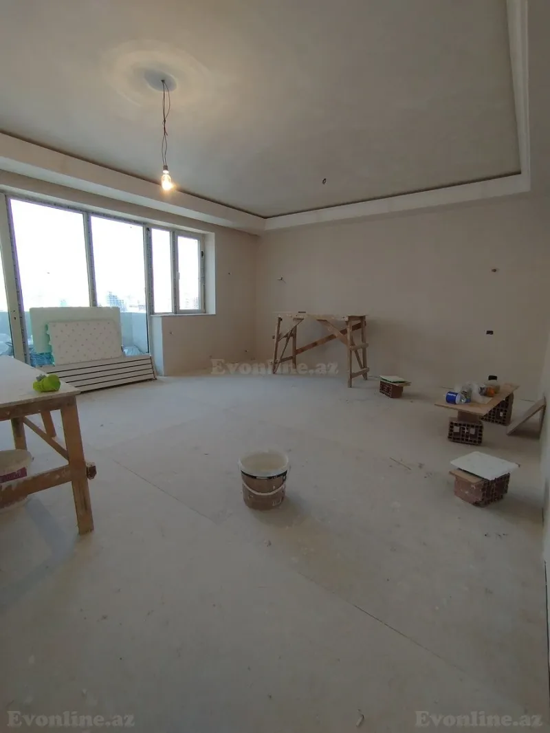 3 otaqlı Mənzil 138 m² 4-cü mikrorayon Satılır