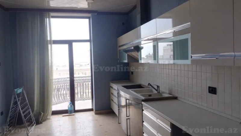 3 otaqlı Mənzil 138 m² Sahil m. Satılır