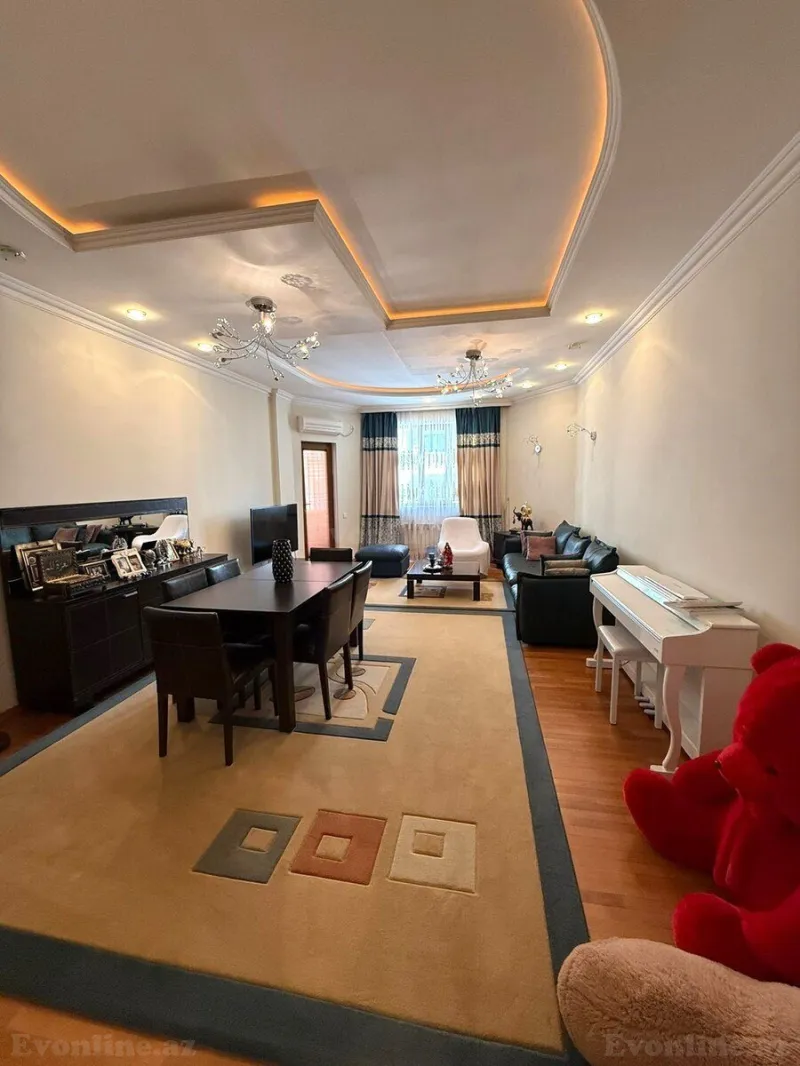 3 otaqlı Mənzil 150 m² 28 May m. Satılır