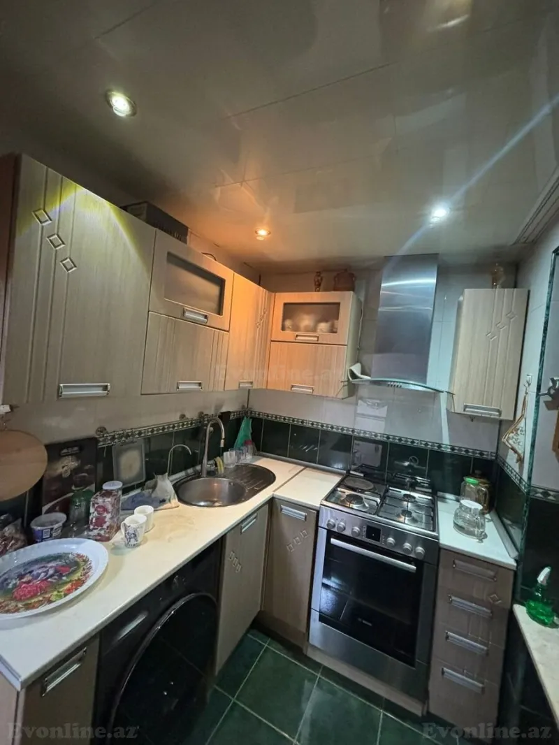 Satılır 3 otaqlı Mənzil Köhnə tikili 70 m² Neftçilər m. - şəkil 18