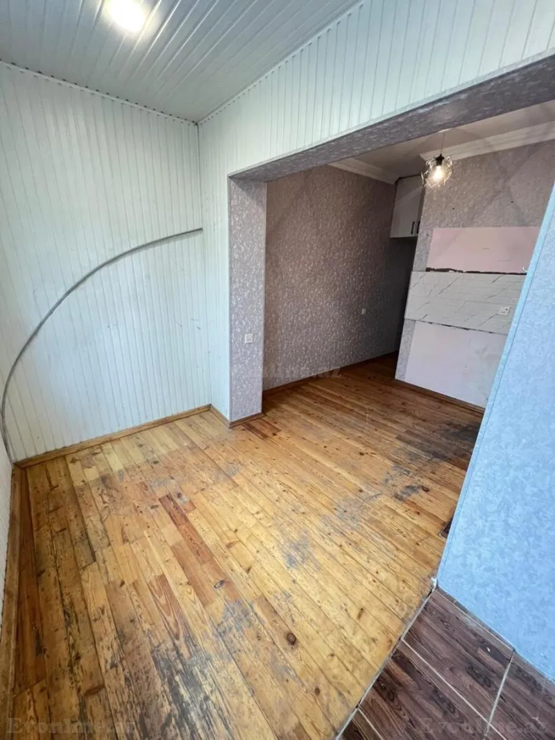 Satılır 2 otaqlı Mənzil Köhnə tikili 45 m² Yeni Yasamal - şəkil 4