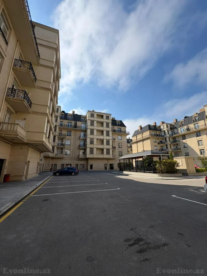 4 otaqlı Ofis 150 m² Xətai r. Kirayə verilir