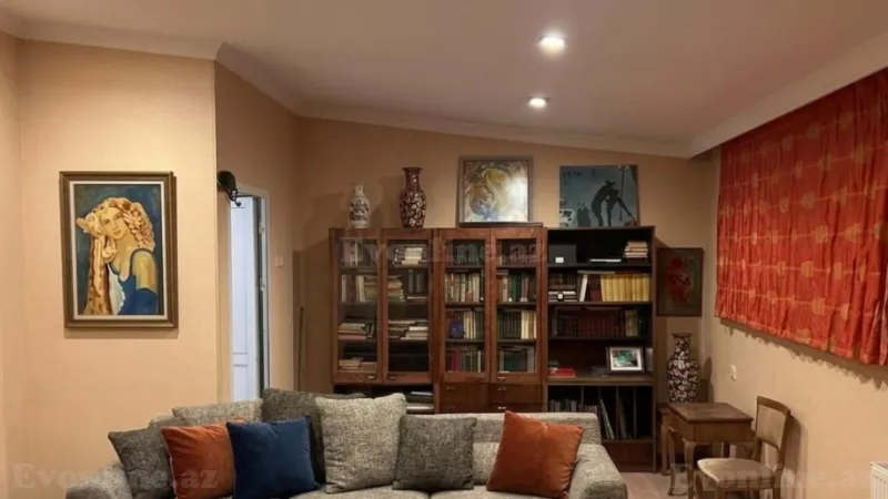 Satılır 5 otaqlı Mənzil Köhnə tikili 160 m² 28 May m.