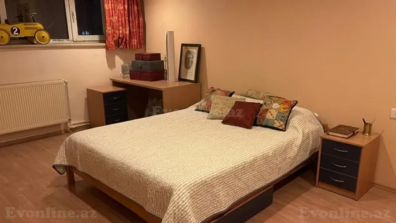 Satılır 5 otaqlı Mənzil Köhnə tikili 160 m² 28 May m. - şəkil 2