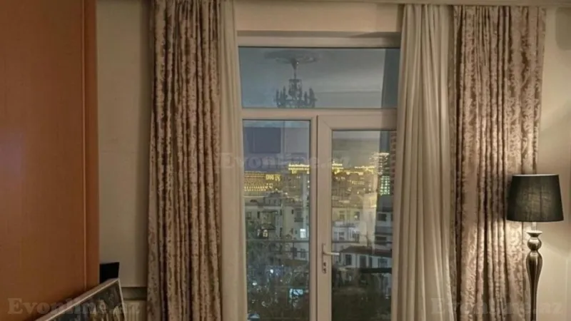 Satılır 5 otaqlı Mənzil Köhnə tikili 160 m² 28 May m. - şəkil 3