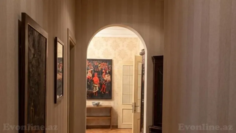 Satılır 5 otaqlı Mənzil Köhnə tikili 160 m² 28 May m. - şəkil 6