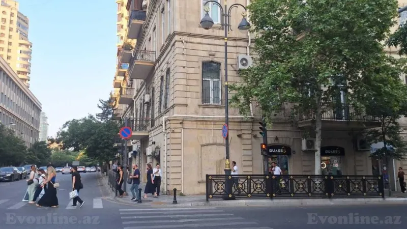 3 otaqlı Mənzil 140 m² 28 May m. Satılır