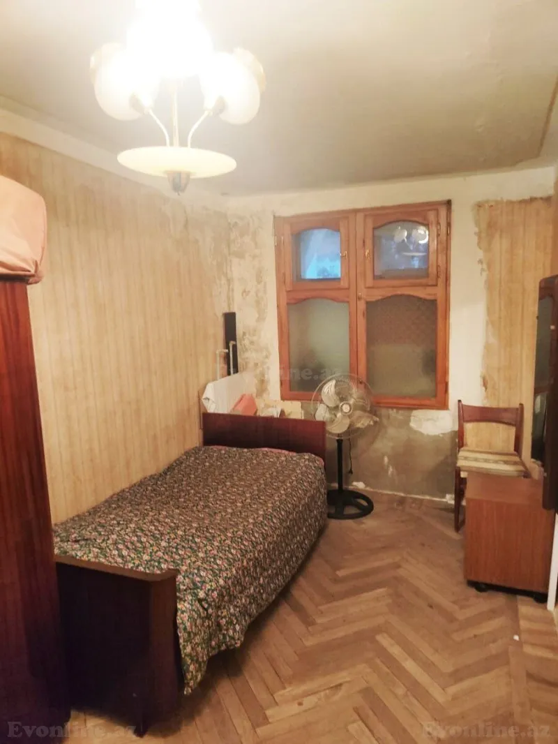 Satılır 2 otaqlı Mənzil Köhnə tikili 50 m² Elmlər Akademiyası m. - şəkil 2