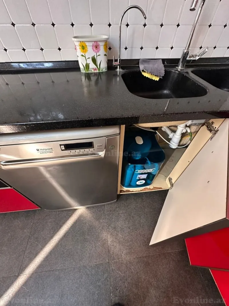 Kirayə verilir 3 otaqlı Mənzil Yeni tikili 150 m² Nərimanov r. - şəkil 13