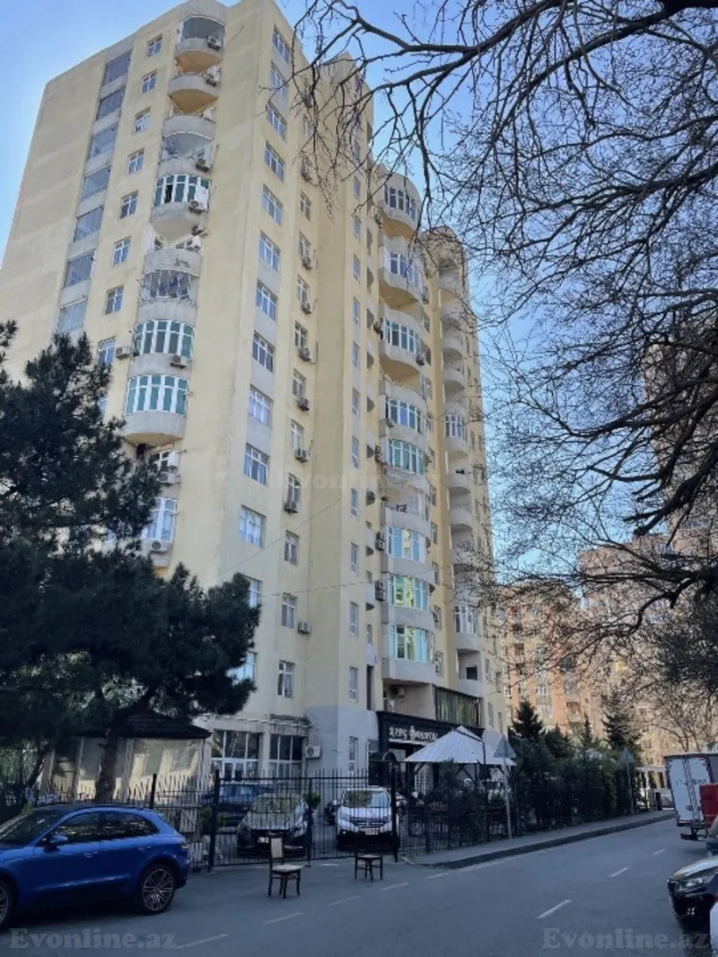Satılır 3 otaqlı Mənzil Yeni tikili 126 m² Elmlər Akademiyası m.