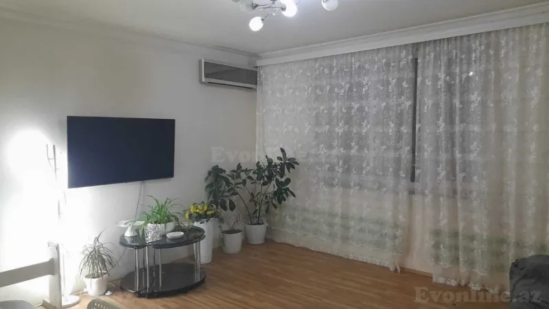 Satılır 3 otaqlı Mənzil Köhnə tikili 101 m² Yasamal