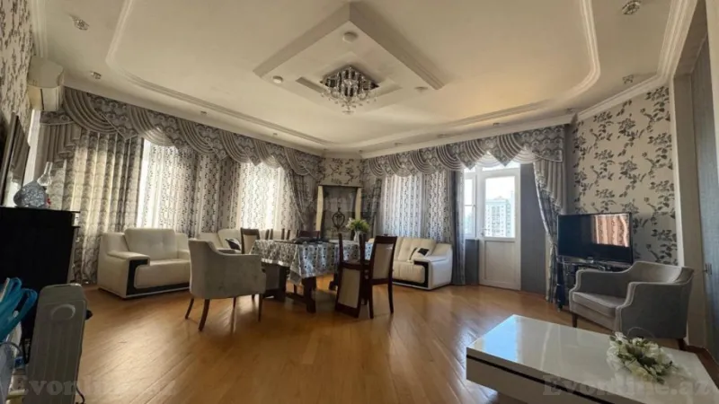 Kirayə verilir 3 otaqlı Mənzil Yeni tikili 155 m² 28 May m.