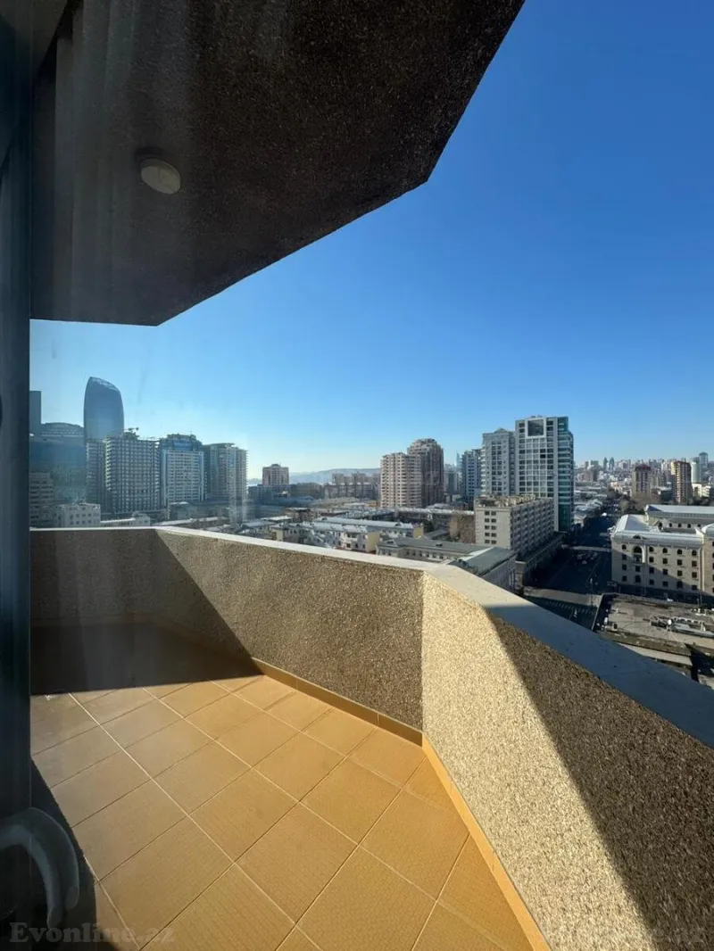 Kirayə verilir 3 otaqlı Mənzil Yeni tikili 155 m² 28 May m. - şəkil 3