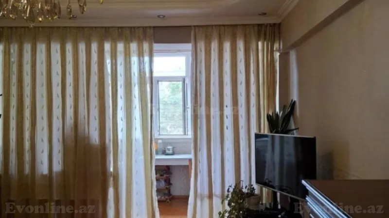 3 otaqlı Mənzil 80 m² Elmlər Akademiyası m. Kirayə verilir