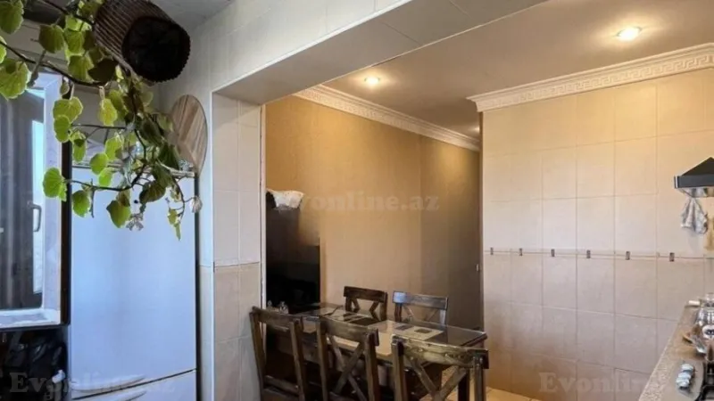 Satılır 4 otaqlı Mənzil Köhnə tikili 100 m² Xətai r. - şəkil 3