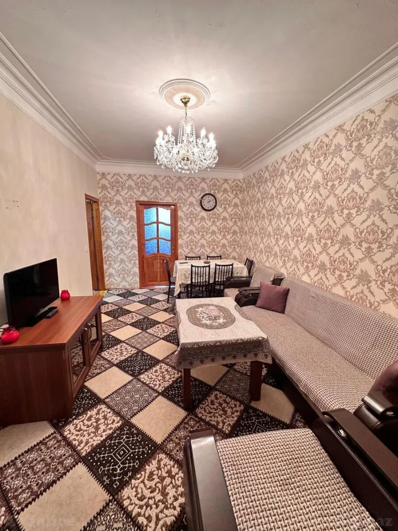 3 otaqlı Mənzil 80 m² 2-ci mikrorayon Kirayə verilir