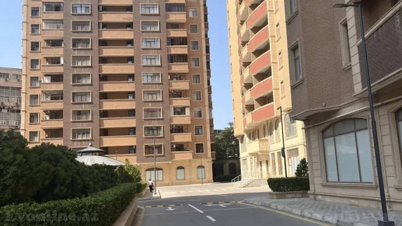 Satılır 2 otaqlı Mənzil Yeni tikili 83 m² 28 May m. - şəkil 2