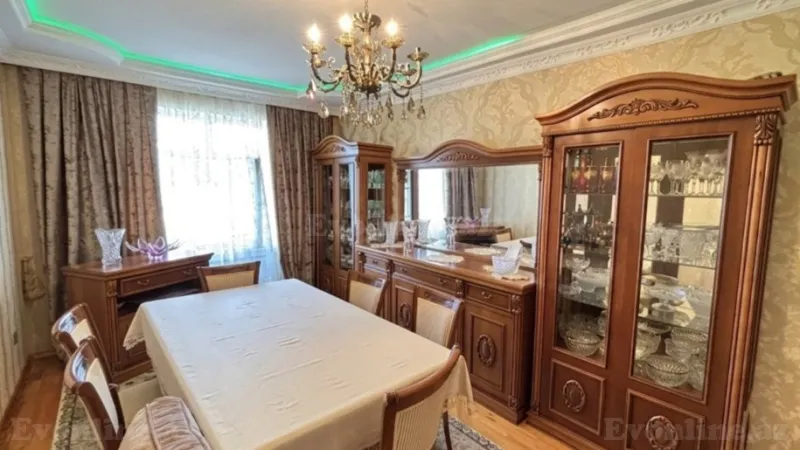 4 otaqlı Mənzil 105 m² Xətai r. Satılır