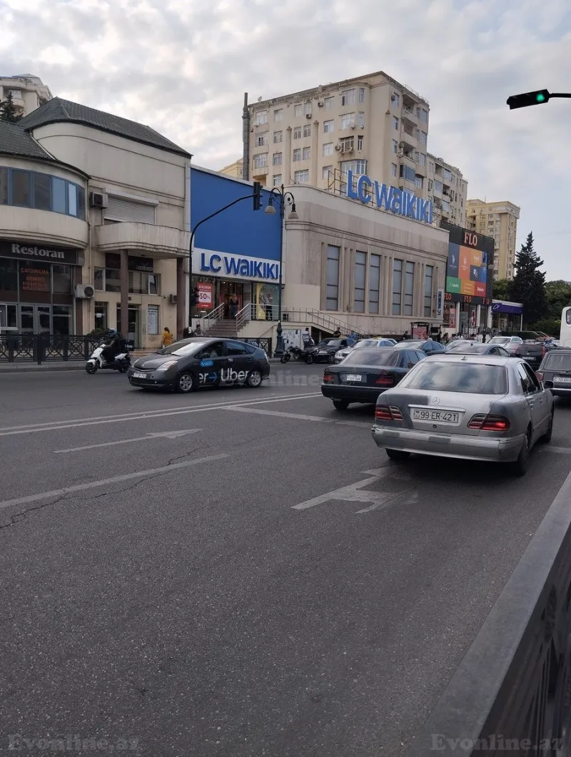 Satılır 2 otaqlı Mənzil Köhnə tikili 42 m² 3-cü mikrorayon - şəkil 2