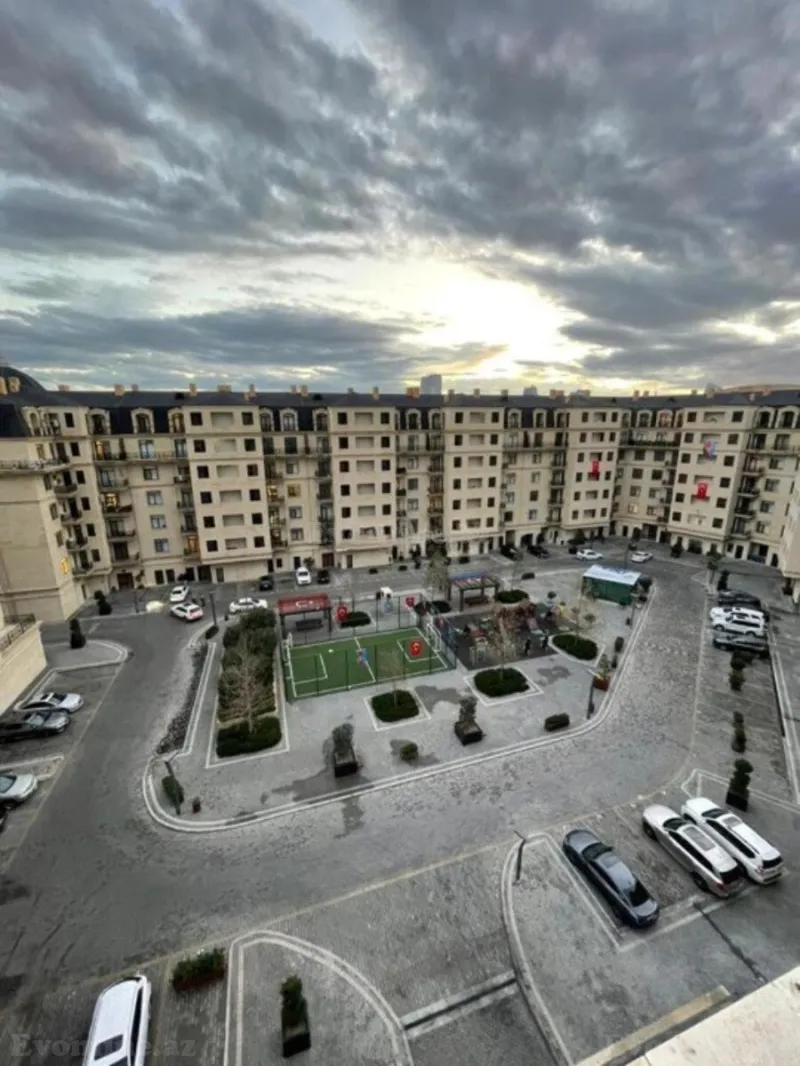 3 otaqlı Mənzil 120 m² Xətai r. Kirayə verilir