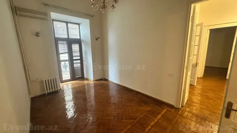 3 otaqlı Ofis 80 m² Sahil m. Kirayə verilir