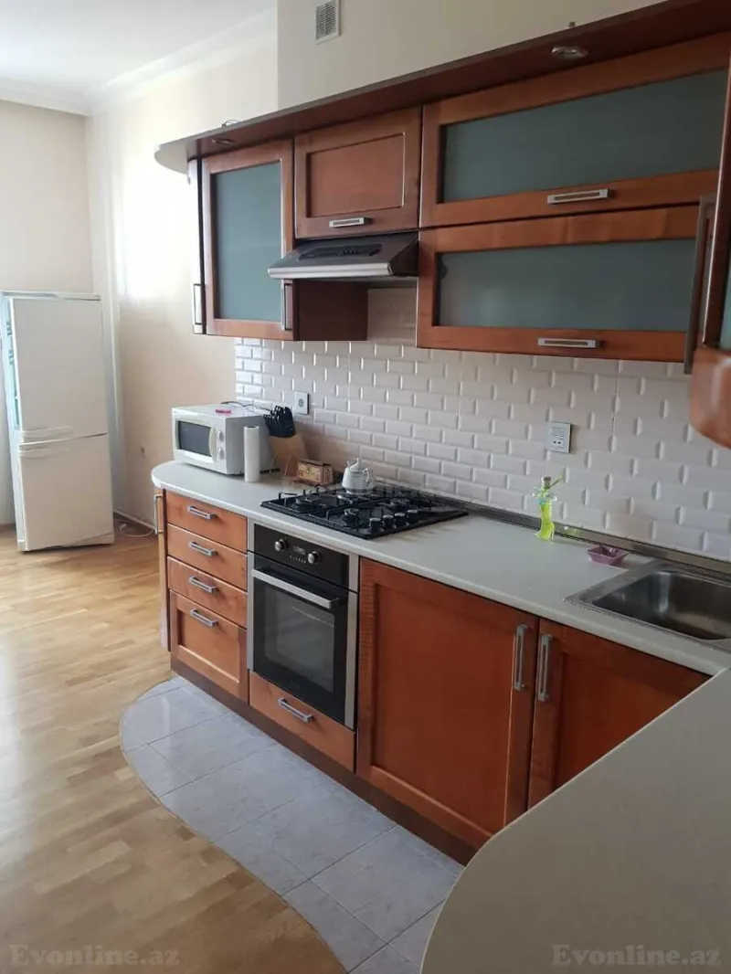 Kirayə verilir 3 otaqlı Mənzil Yeni tikili 150 m² Nizami m. - şəkil 9