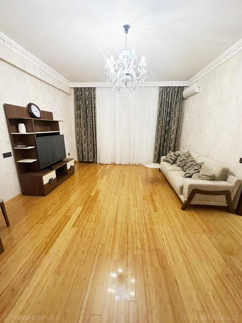 2 otaqlı Mənzil 72 m² Xətai m. Kirayə verilir