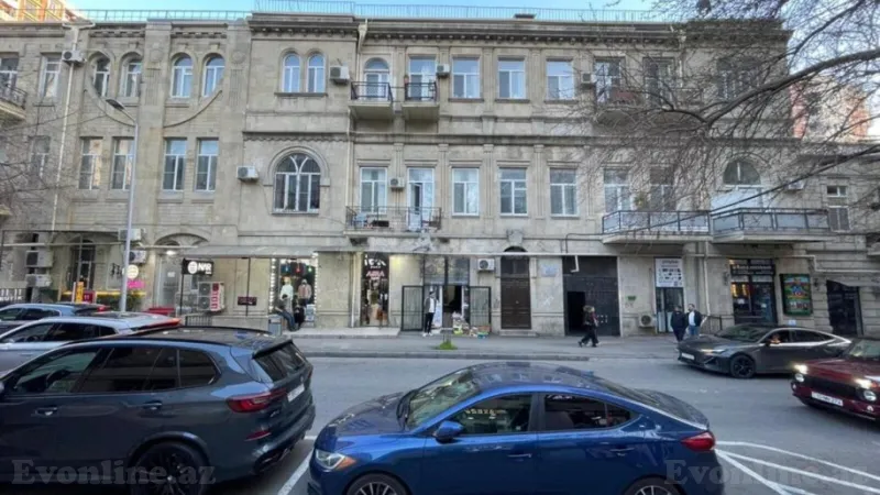 3 otaqlı Mənzil 85 m² 28 May m. Satılır