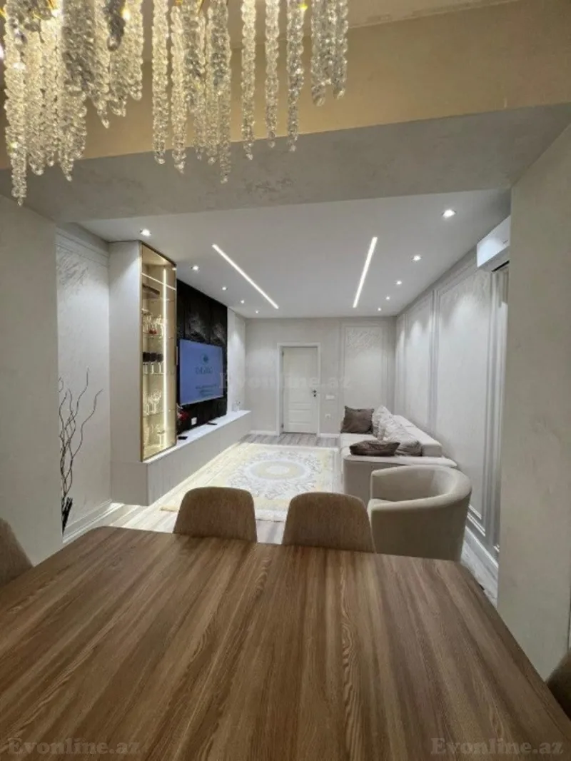 Satılır 4 otaqlı Mənzil Köhnə tikili 80 m² Gənclik m. - şəkil 2