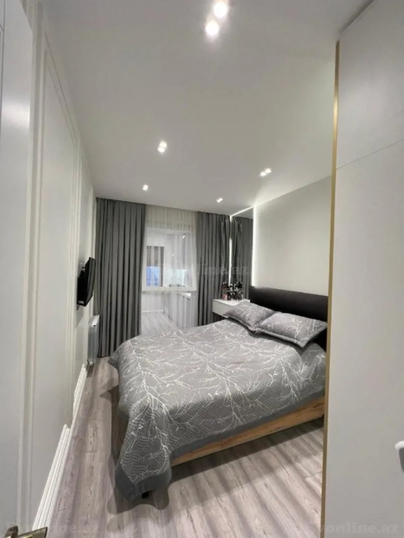 Satılır 4 otaqlı Mənzil Köhnə tikili 80 m² Gənclik m. - şəkil 3