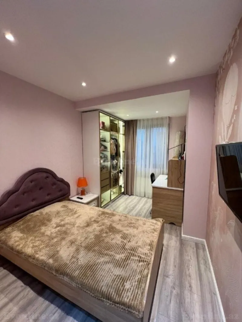 Satılır 4 otaqlı Mənzil Köhnə tikili 80 m² Gənclik m. - şəkil 5